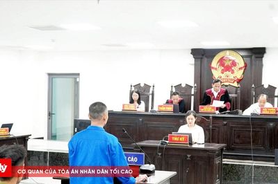 Mâu thuẫn trong góp trả tiền hát, đâm bạn đứt động mạch cổ