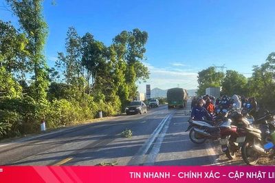 Người đàn ông tử vong cạnh xe máy hư hỏng trên quốc lộ 12C