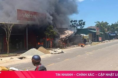 Cháy ki-ốt điện tử phía ngoài chợ Hội, Cẩm Xuyên