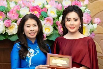 Miss Multicultural World đưa dàn người đẹp thế giới khám phá Nhà Quốc hội Việt Nam