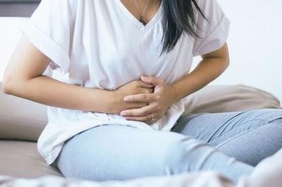 Đau bụng dữ dội, người phụ nữ 52 tuổi sốc nặng sau khi đi cấp cứu