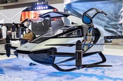 Xe bay Xpeng chở hai người, dùng điện hoàn toàn
