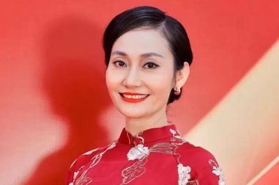 Hạnh phúc đến muộn của NSƯT Hạnh Thúy ở tuổi 50