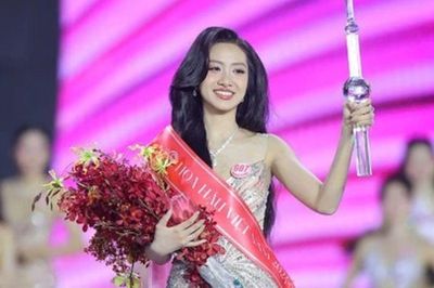 Cộng đồng mạng 'rần rần' trước diện mạo mới lạ của Hoa hậu Hà Trúc Linh