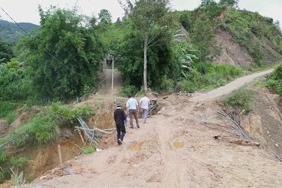 Nhiều tuyến đường ở Khao Mang thiếu rãnh thoát nước