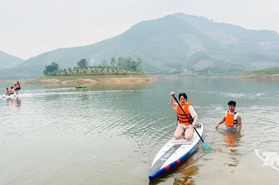 Người 'truyền lửa' đam mê thể thao trên mặt nước
