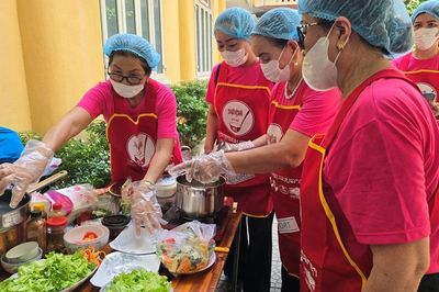 22 đội thi trổ tài nấu bữa cơm gia đình