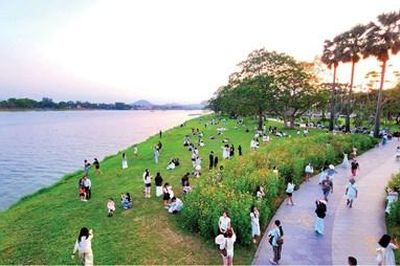 Giữ màu xanh cho đôi bờ sông Hương