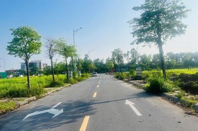 Hà Nội: Hình hài những ngôi nhà đầu tiên trên vùng đất tái định cư Thư Lâm