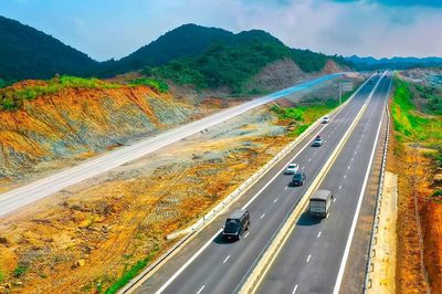 Đề xuất đẩy nhanh tiến độ đầu tư 5 tuyến cao tốc trọng điểm
