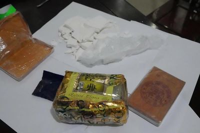 Nghệ An: Bắt đối tượng mua bán 2 bánh heroin, 1 kg ma túy đá