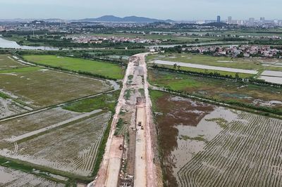 Đường dẫn gần xong, vì sao cầu Hà Bắc 1 tại Bắc Ninh chưa khởi công?