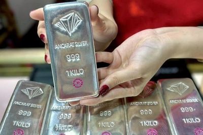 Ngày 23/6: Giá bạc đảo chiều giảm mạnh