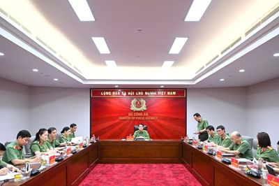 Thứ trưởng Lê Quốc Hùng chủ trì Kỳ họp thứ nhất Ủy ban Kiểm tra Đảng ủy Công an Trung ương nhiệm kỳ 2025 - 2030