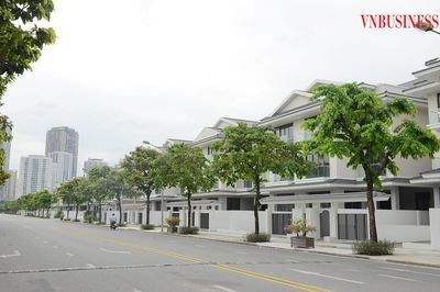 'Tay to' mắc kẹt với bất động sản triệu đô