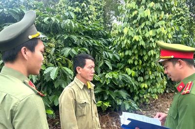 Công an xã bám làng, đảm bảo an ninh trật tự từ cơ sở