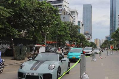 Rào chắn trên đường Văn Cao đến tháng 4/2027 để thi công ga Quần Ngựa