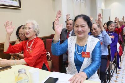 Những người không chịu nghỉ - Chân dung kinh tế bạc
