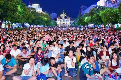 Thành phố Hồ Chí Minh bắn pháo hoa 16 điểm tối 2/7 mừng 50 năm Thành phố mang tên Bác