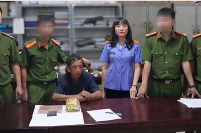 Cuộc đột kích lúc 21h, lộ diện 'ông trùm' 62 tuổi Hoàng Văn Khánh khiến cả xóm chấn động