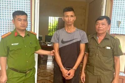 Đang xem bóng đá ở nhà, anh rể bị em vợ đâm tử vong