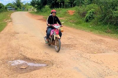Quảng Ngãi: Tuyến đường huyết mạch vùng cao xuống cấp