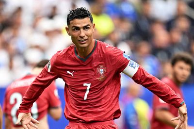 Ronaldo xô đổ kỷ lục của Eusebio