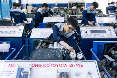 Loạt ngành 'hot' siết đầu vào