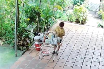 Cậu bé TP.HCM khởi nghiệp bán trà sữa, ế khách vẫn không bỏ cuộc