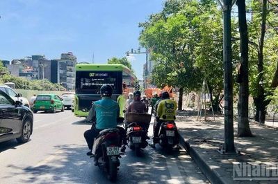 40 độ C và những người không thể 'trốn nắng'