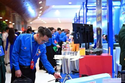 [Ảnh] Loạt UAV và robot 'Made in Việt Nam' xuất hiện tại Đại hội Đoàn toàn quốc lần thứ XIII