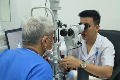 Người cao tuổi được khám sức khỏe miễn phí mỗi năm một lần