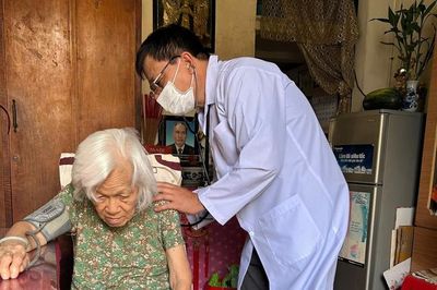 TPHCM: Thí điểm khám chữa bệnh BHYT tại nhà