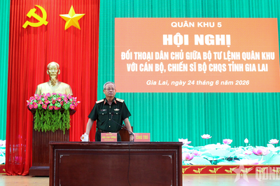 Bộ tư lệnh Quân khu 5 đối thoại dân chủ với cán bộ, chiến sĩ Bộ CHQS tỉnh Gia Lai
