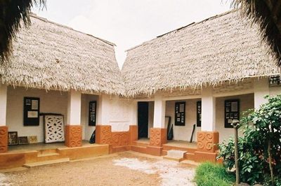 Chiêm ngưỡng những lâu đài đất sét cuối cùng của đế chế Asante