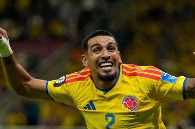 Hậu vệ ghi bàn giúp Colombia sớm giành vé vào vòng knock-out