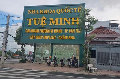 Cơ sở nha khoa ở Cần Thơ bị đình chỉ hoạt động vẫn ngang nhiên đón khách