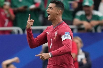 Ronaldo lập kỷ lục mà ngay cả Messi cũng chưa chạm tới