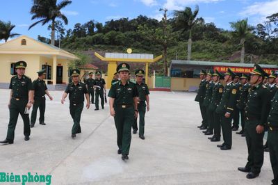 Kiểm tra công tác luyện tập phục vụ Chương trình Giao lưu hữu nghị Quốc phòng biên giới Việt Nam-Lào lần thứ 3