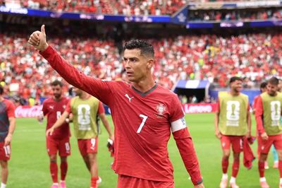 Ronaldo lập kỷ lục
