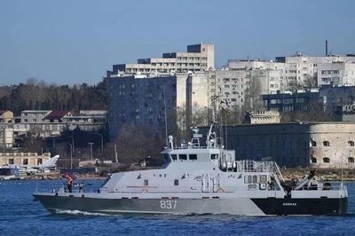 Ukraine tấn công hàng loạt mục tiêu ở Crimea chỉ trong một đêm