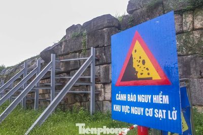 'Chống nạng' sắt cứu thành đá hơn 600 trăm năm tuổi