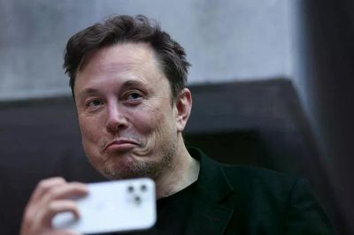 Elon Musk mất danh hiệu tỷ phú nghìn tỷ đô