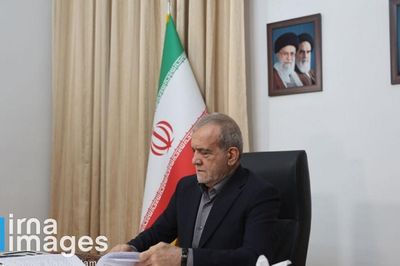Iran không đàm phán về tên lửa đạn đạo, Mỹ phản đối Tehran thu phí ở Hormuz
