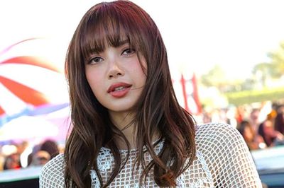 Lisa nhóm BlackPink 29 tuổi tài sản nghìn tỷ, vướng tin chia tay bạn trai tỷ phú