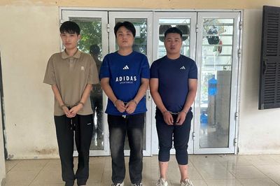 3 người Trung Quốc sắp vượt biên, công an phát hiện sự thật bên trong túi trắng