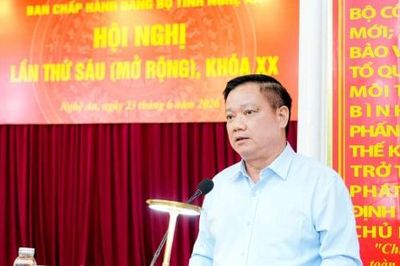 Bí thư Nghệ An: Tuyệt đối không được 'vận động hành lang' trong tuyển dụng, bổ nhiệm cán bộ