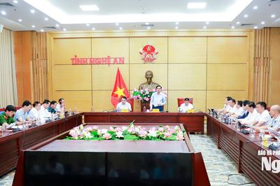 Chủ tịch UBND tỉnh Nghệ An Võ Trọng Hải chủ trì cuộc làm việc đôn đốc tiến độ 5 dự án trọng điểm
