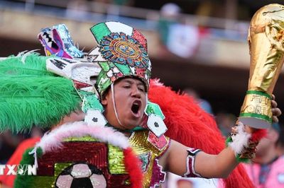 Mexico City cấm bán đồ uống có cồn trong ngày diễn ra trận Mexico-CH Séc