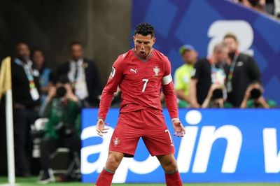 Ronaldo 'mở tài khoản' World Cup 2026, phá hàng loạt kỷ lục sau cú đúp siêu hạng